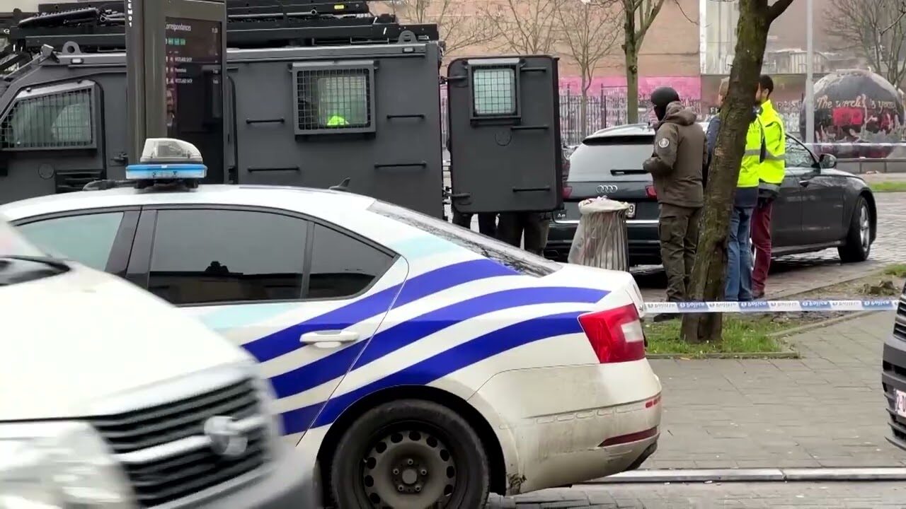 La policía belga inicia una búsqueda tras el tiroteo en el metro de Bruselas